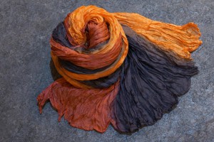 Crinkle Seidenschal Farbverlauf orange-braun-rot 819829