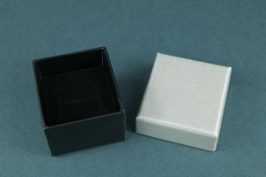 Geschenkverpackung für Ringe, Ohrstecker, Ohrringe Silber-Schwarz verschieden kombiniert