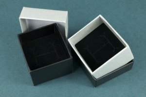 Geschenkverpackung für Ringe, Ohrstecker, Ohrringe Silber-Schwarz verschieden kombiniert