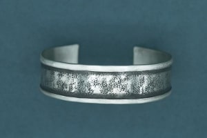 Design-Armreif Silber oxidiert Sandmotiv AR-So
